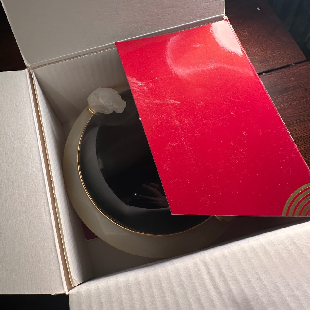 Panthère de Cartier Dusting Talc in Original Red Box with Gorgeous Panthers